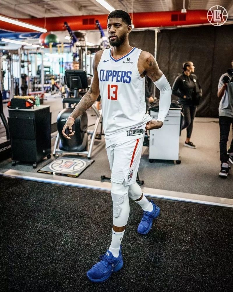 追梦出彩人生 成就体育梦想（奔赴体育梦想 书写精彩人生）