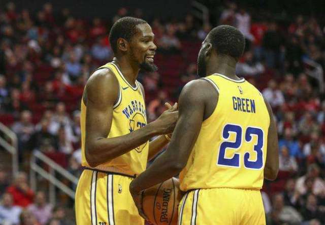 2280万买的恩里克砸手里？斯基拉：国米正找寻邓弗里斯的替补（花2280万买来难用？斯基拉：国米正物色邓弗里斯替身）