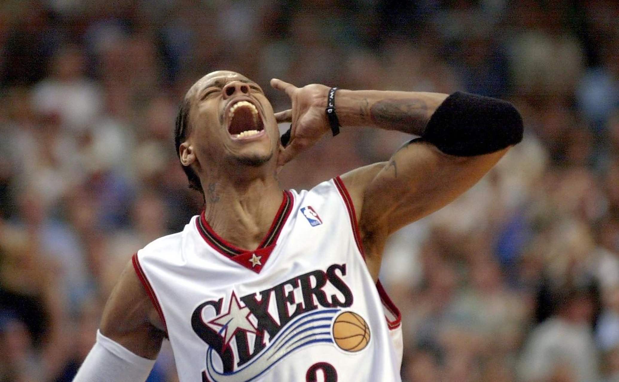 巴萨迎战贝蒂斯！五连胜后的关键一战，领头羊能否延续辉煌？（巴萨战贝蒂斯：五连胜后的硬仗，榜首能否延续强势？）