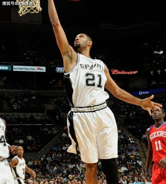 前曼联球探：曼联不应放走卡雷拉斯；多古是不成功引援的例子（前曼联球探称曼联不该放走卡雷拉斯；多古是失败引援的典型）