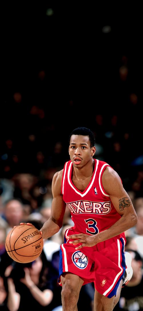 76人队记：庄神右膝扭伤，本场比赛不会回归（76人记者：庄神右膝扭伤，本场不再出战）