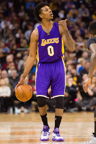 火力全开！哈登打满首节12分钟，0罚球砍下13分2助攻（哈登首节打满12分钟，零罚球轰下13分2助攻）