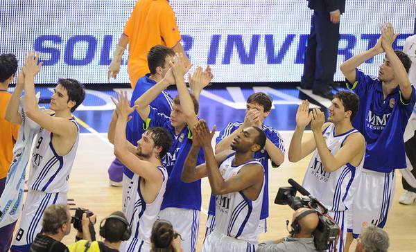 北京战江苏大名单：周琦、赵睿均出战、斯佩尔曼、贾尔斯在列（北京对阵江苏出场名单出炉：周琦赵睿确认登场，斯佩尔曼、贾尔斯入选）